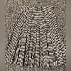 Dress blank below the knee skirt size small